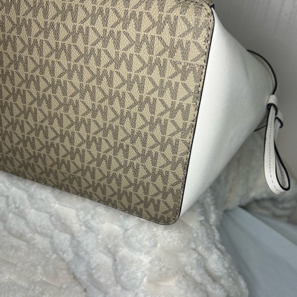 Michael Kors Gilly Miami Limited Edition Logo Tote NWOT - Picture 5 of 14